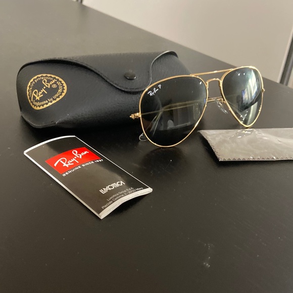 ❗️SOLD❗️Ray-Ban Unisex Aviator Sunglasses - Picture 3 of 7